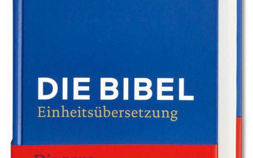 Cover der Standardausgabe der Einheitsübersetzung in blauer Farbe mit roter Banderole.