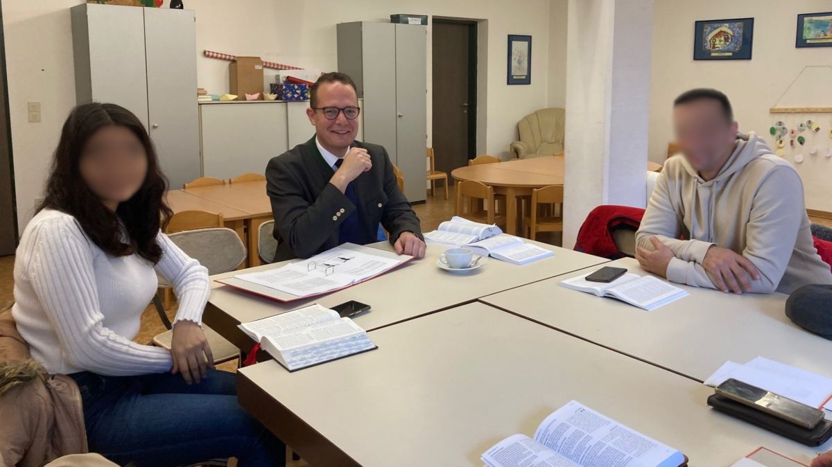 Junge Menschen beim Glaubenskurs Kufstein