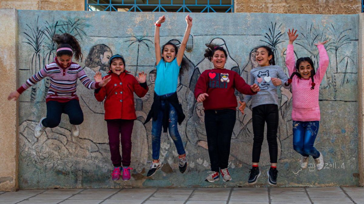 Die Bibelgesellschaft in Jordanien bringt Gottes Wort zu den Kindern.