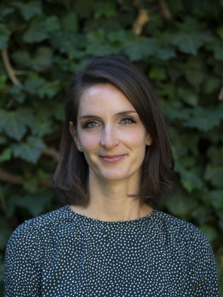 Portraitfoto von Vikarin Livia Wonnerth-Stiller